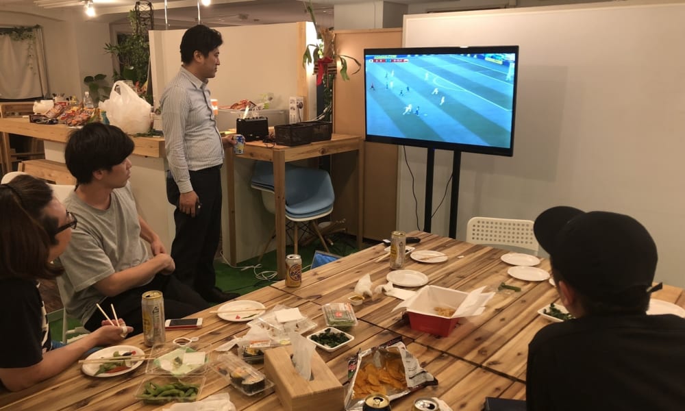 50インチモニター＆ブルーレイDVDプレイヤー完備。みんなで映画鑑賞やライブDVDの鑑賞ができます！